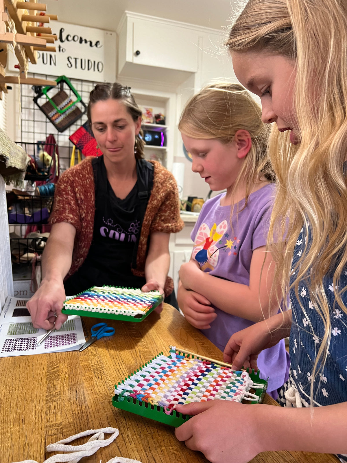 Kids Weaving - Potholder Loom, photo 13