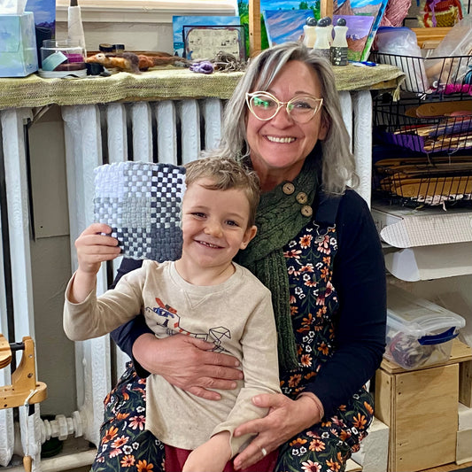KIDS CAN WEAVE on a Potholder Loom!