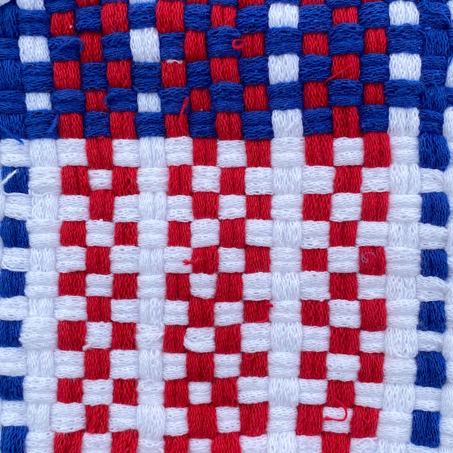 KIDS CAN WEAVE on a Potholder Loom!