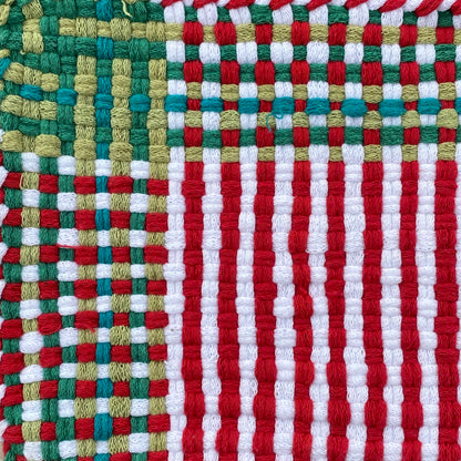 KIDS CAN WEAVE on a Potholder Loom!