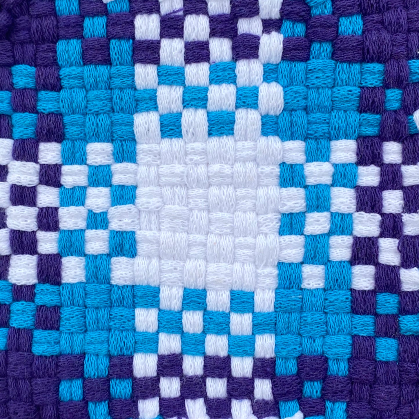 KIDS CAN WEAVE on a Potholder Loom!